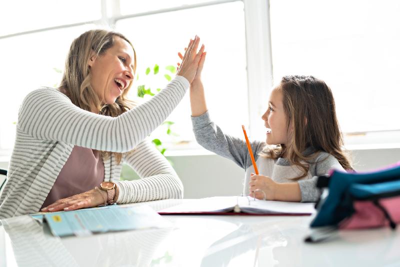 Doit-on féliciter nos enfants ?