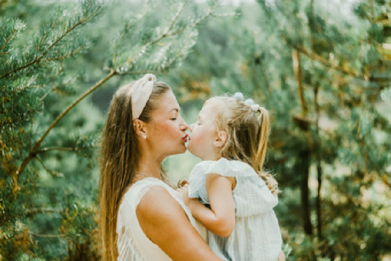 Accompagnante à la parentalité.        Spécialisée en attachement parent-enfant